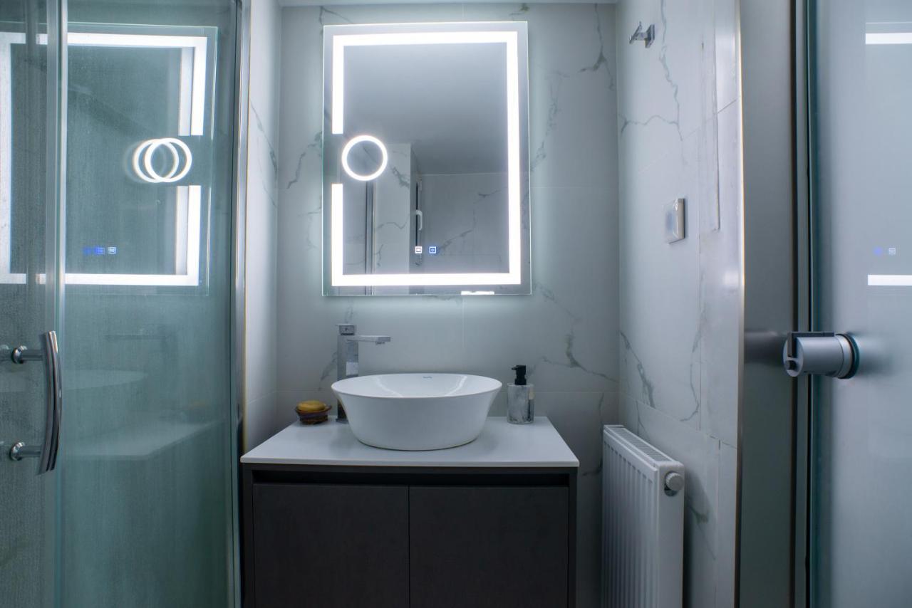 Modern-Lux Central 1 Bedroom Condo Афины Экстерьер фото